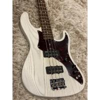 Soloking MJ-1 Custom Bass in Transparent White with Roasted Maple Neck Soloking MJ-1 Custom Bass in Transparent White with Roasted Maple Neck