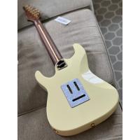 Soloking MS-1 Classic Flat Top in Vintage White with One Piece Wenge Neck W/Gigbag Soloking MS-1 Classic Flat Top in Vintage White with One Piece Wenge Neck W/Gigbag
